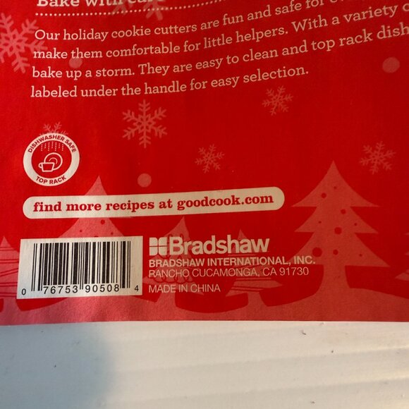 Sweet Creations Plastic Holiday Cookie Cutters With Soft Grip by Good Cook 12 Ct - Picture 10 of 11